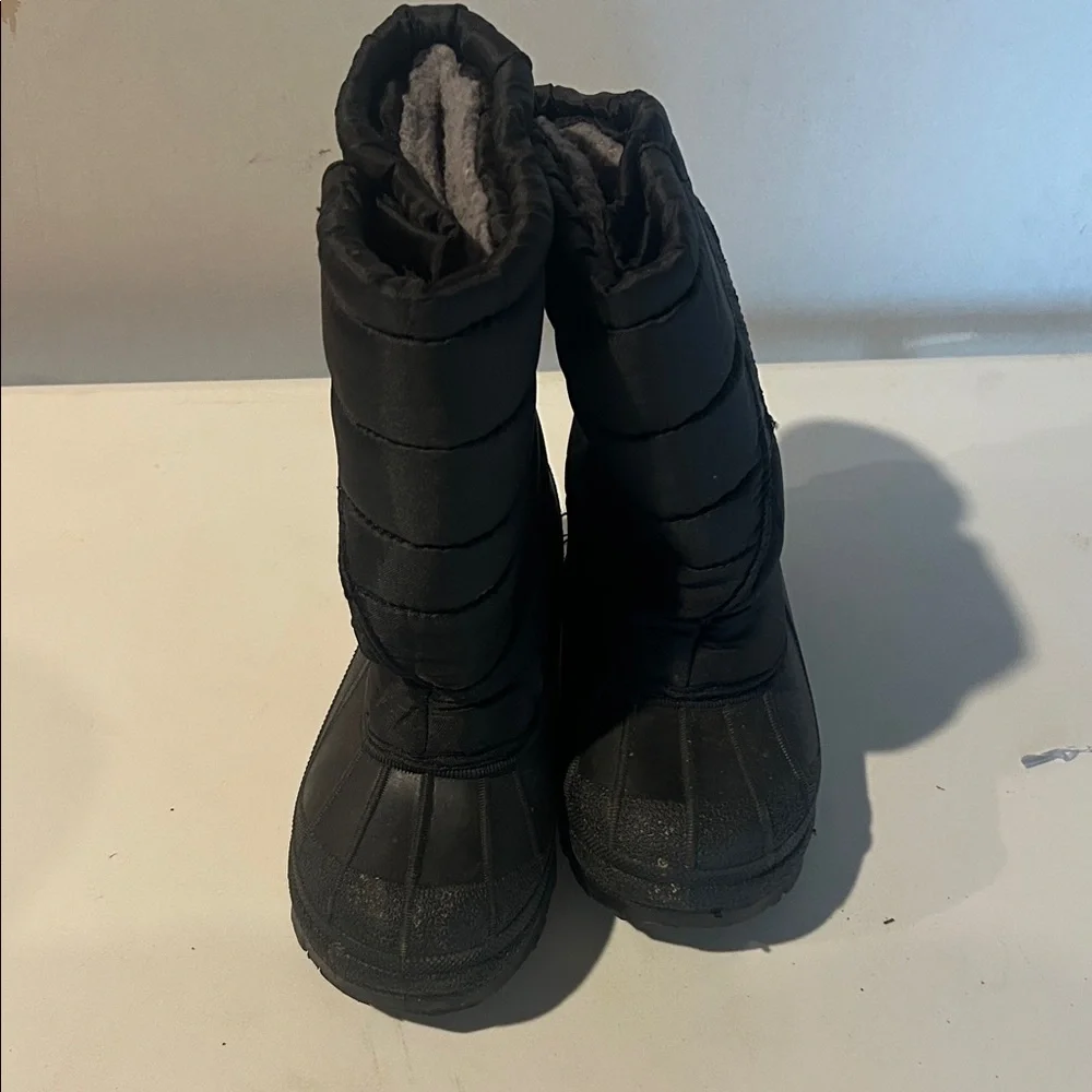 Black Quilted Winter Boots